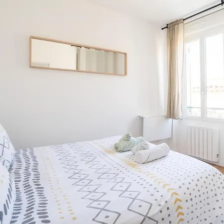 Le Confort Familial: Central City Haven * Blaye