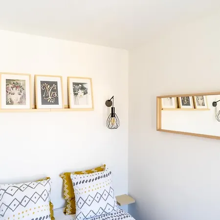 Apartment Le Confort Familial: Central City Haven Blaye
